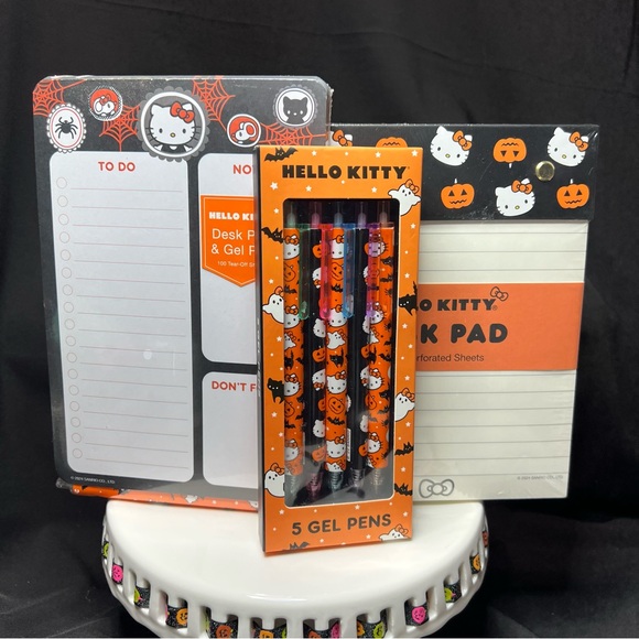 Sanrio Hello Kitty Halloween Orange&Black Spiderweb Pumpkin 3 Piece Stationary - Picture 1 of 11